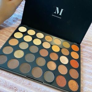 MORPHE 350 NATURE GLOW PALLETE